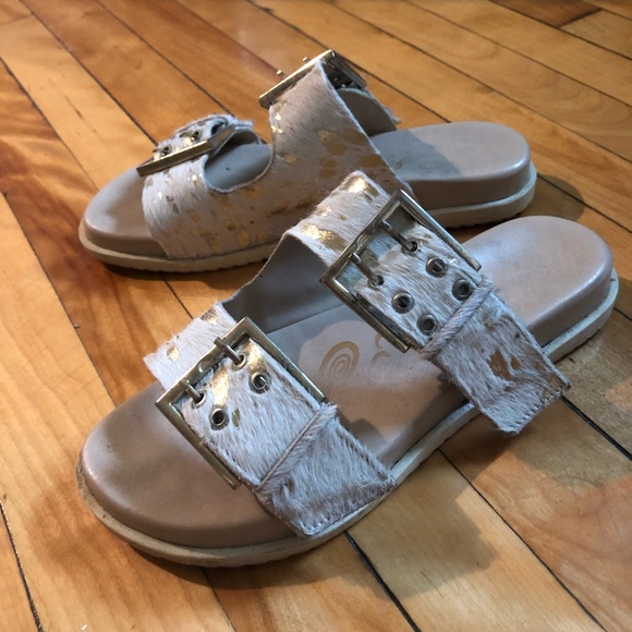 Naughty Monkey Sandals - Picture 1 of 4